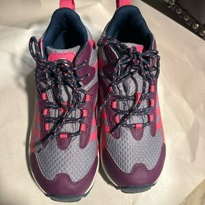 Merrel girls shoes